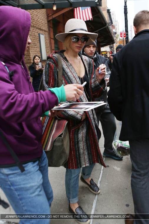 November_16_-_Leaving_her_hotel_in_New_York_282429.jpg