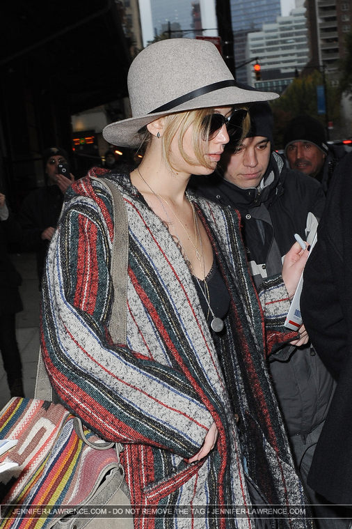 November_16_-_Leaving_her_hotel_in_New_York_284229.JPG