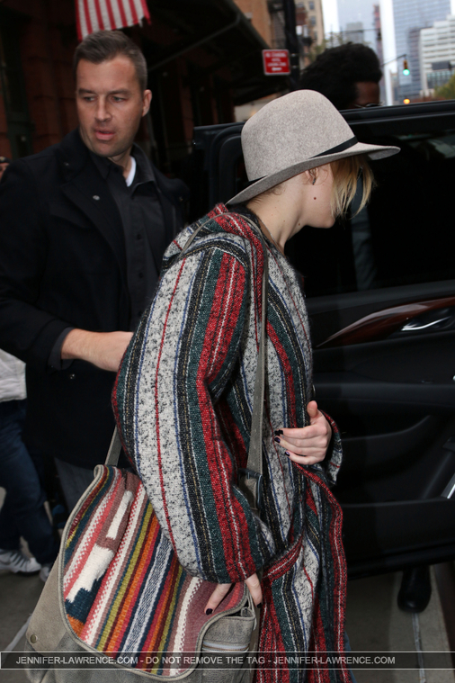 November_16_-_Leaving_her_hotel_in_New_York_288629.jpg