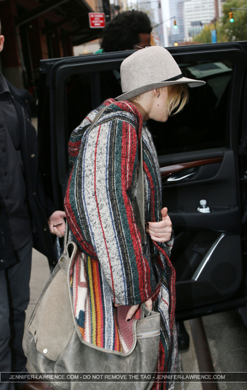 November_16_-_Leaving_her_hotel_in_New_York_288729.jpg