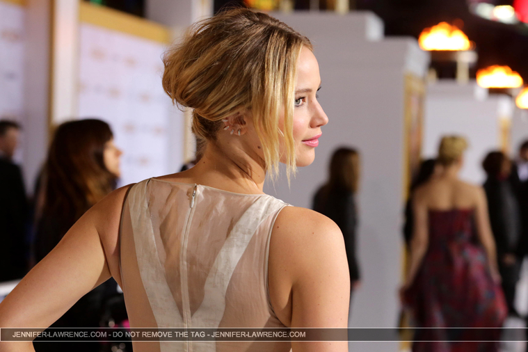 November_17_-__Mockingjay_Part_1__Premiere_in_Los_Angeles_2813229~0.jpg