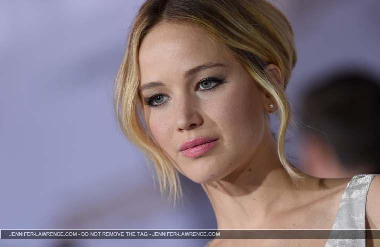 November_17_-__Mockingjay_Part_1__Premiere_in_Los_Angeles_2813829~0.jpg