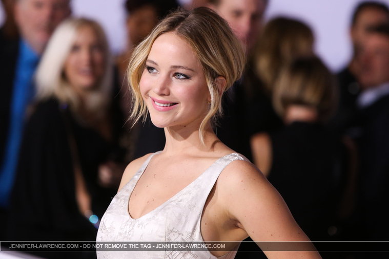 November_17_-__Mockingjay_Part_1__Premiere_in_Los_Angeles_288429~0.jpg