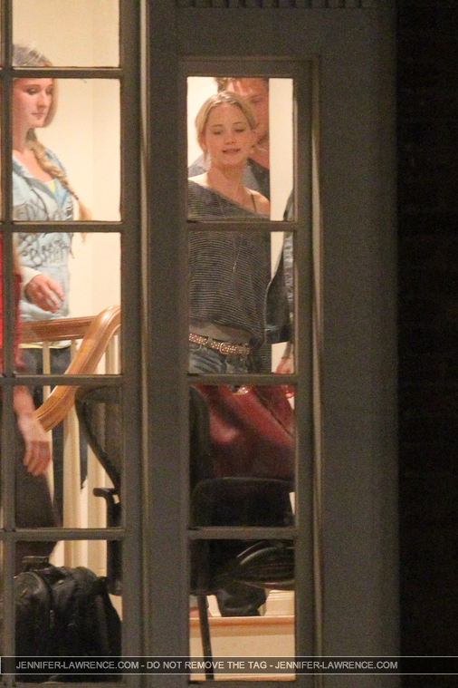 November_24_-_Attending_her_acting_class_in_L_A_28629.jpg
