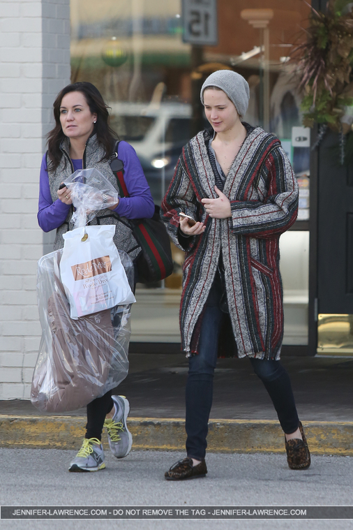 November_28_-_Leaving__Rodeo_Drive__Boutique_in_Louisville_281229.jpg