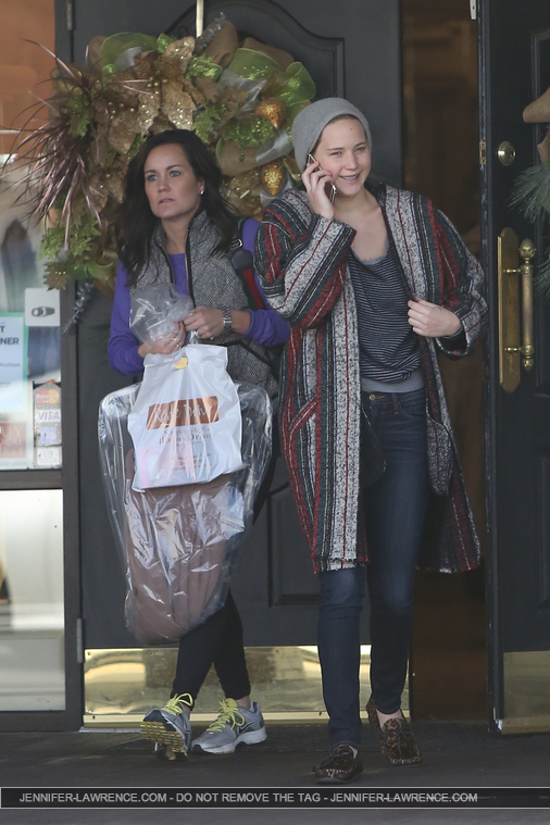 November_28_-_Leaving__Rodeo_Drive__Boutique_in_Louisville_28229.jpg