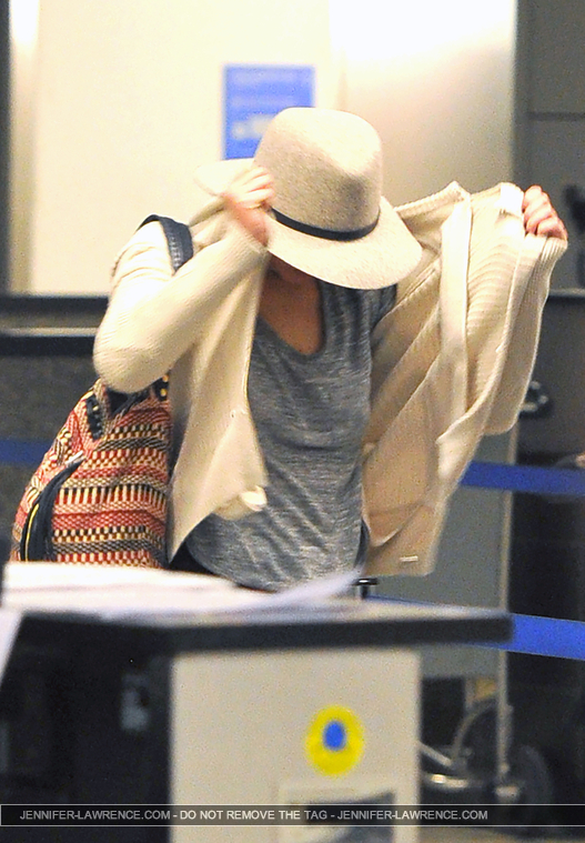 October_14_-_At_LAX_airport_in_Los_Angeles2C_CA_287829.jpg
