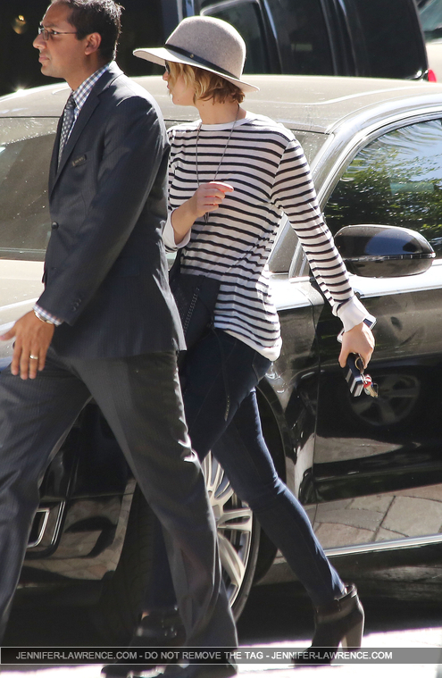 October_24_-_Leaving_a_meeting_in_LA_2810029.jpg
