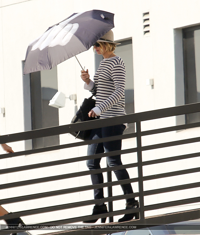 October_24_-_Leaving_a_meeting_in_LA_281029.jpg