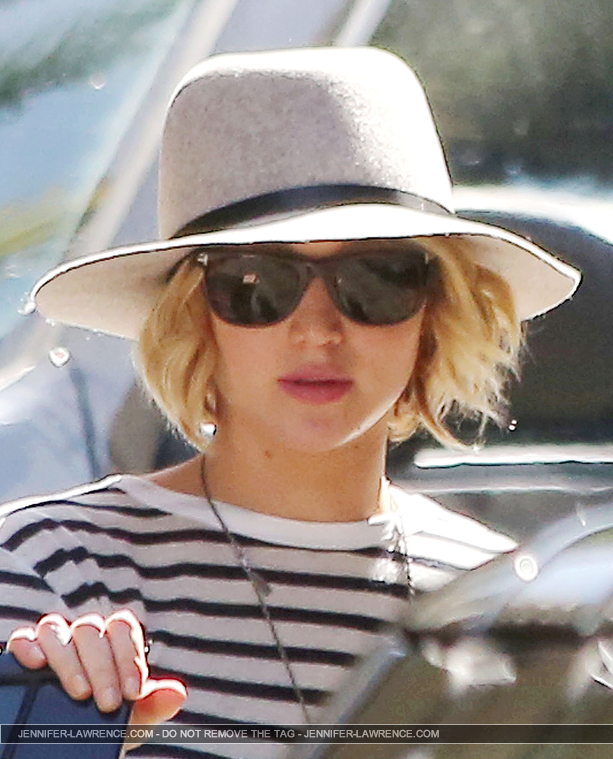 October_24_-_Leaving_a_meeting_in_LA_2811129.jpg