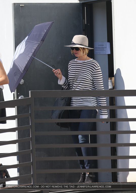 October_24_-_Leaving_a_meeting_in_LA_281829.jpg