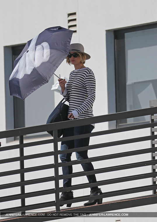 October_24_-_Leaving_a_meeting_in_LA_283229.jpg