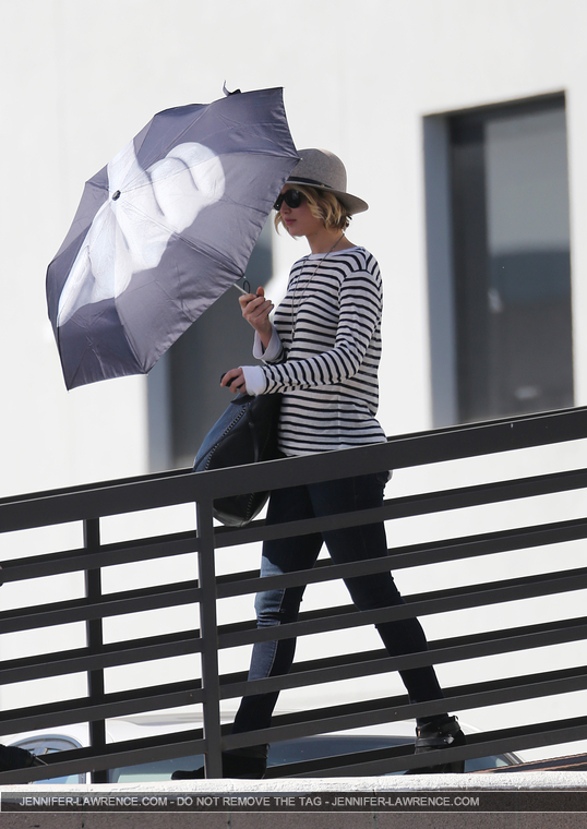 October_24_-_Leaving_a_meeting_in_LA_283529.jpg