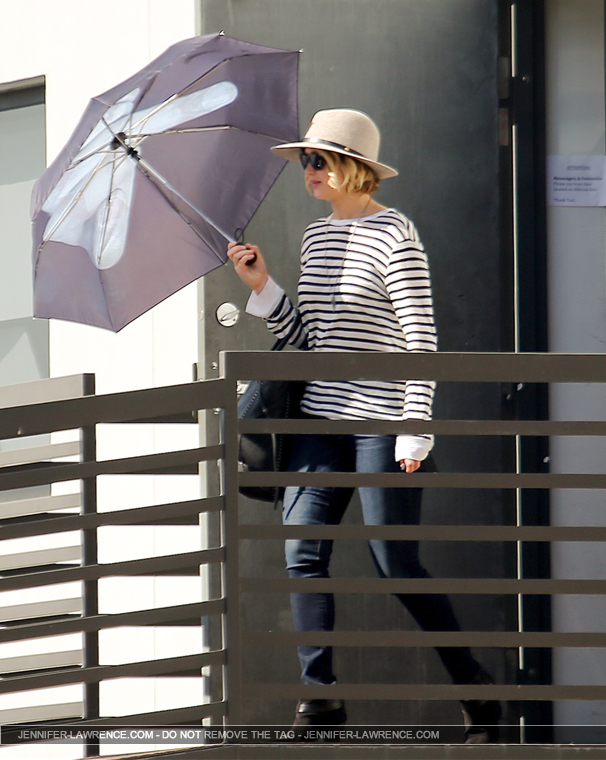 October_24_-_Leaving_a_meeting_in_LA_28429.jpg