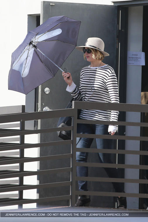 October_24_-_Leaving_a_meeting_in_LA_284829.jpg