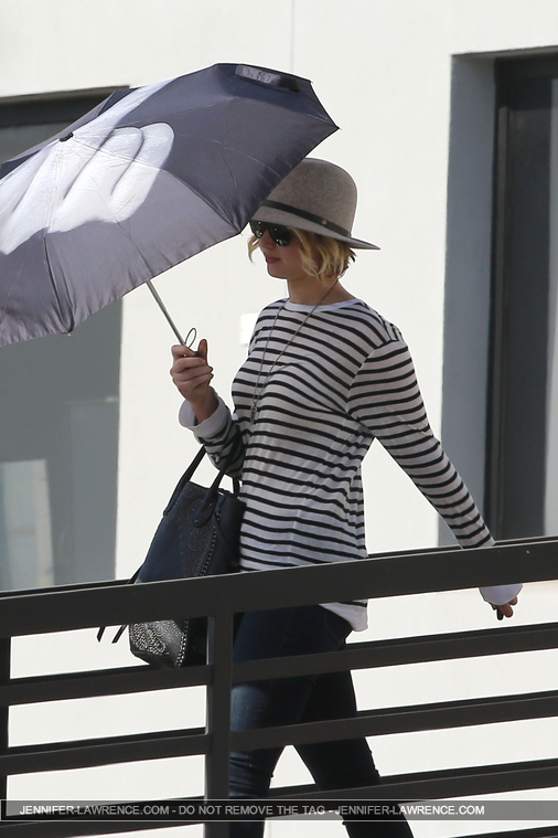 October_24_-_Leaving_a_meeting_in_LA_285129.jpg