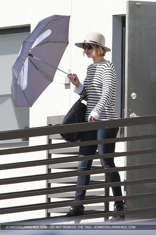 October_24_-_Leaving_a_meeting_in_LA_285529.jpg