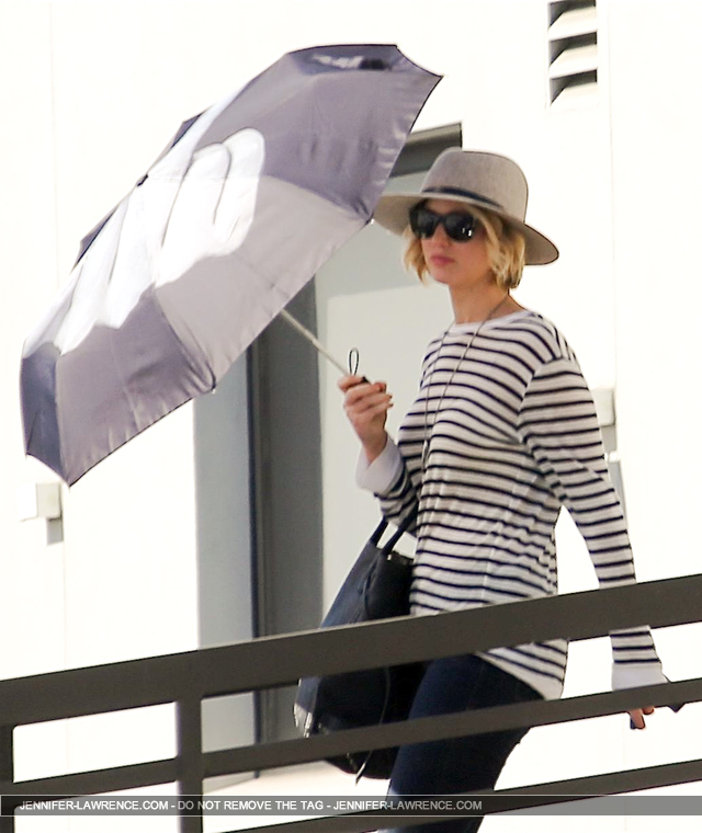 October_24_-_Leaving_a_meeting_in_LA_28729.jpg