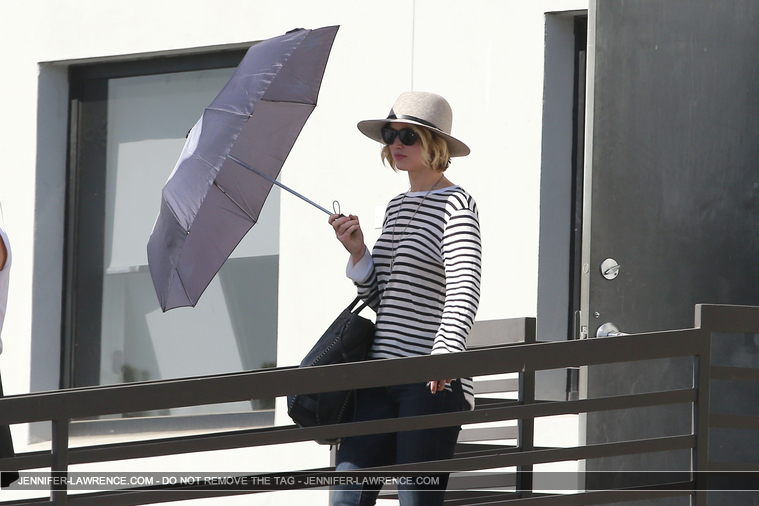 October_24_-_Leaving_a_meeting_in_LA_287829.jpg