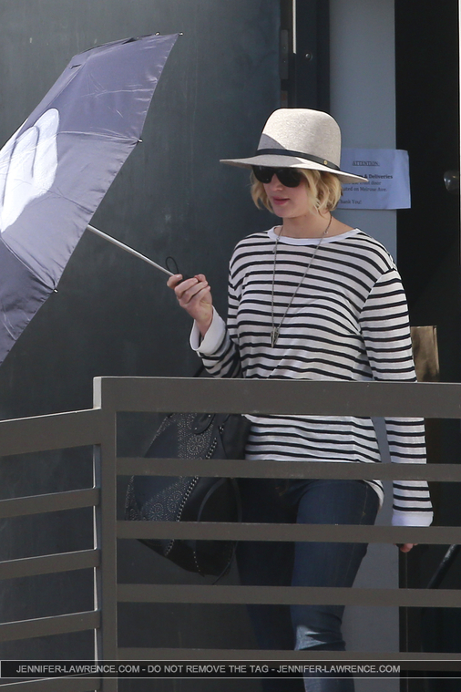 October_24_-_Leaving_a_meeting_in_LA_288129.jpg