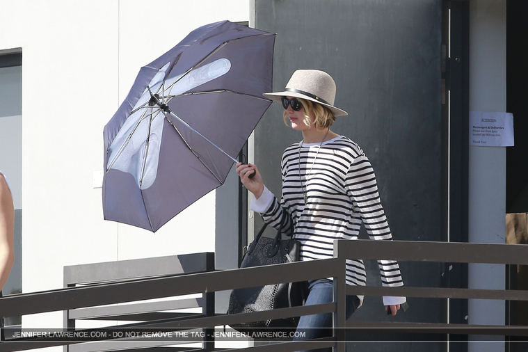 October_24_-_Leaving_a_meeting_in_LA_288229.jpg