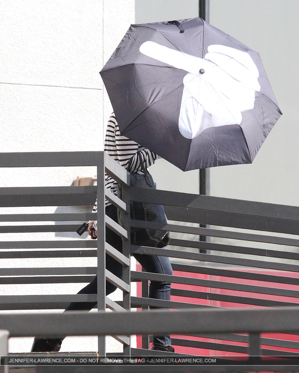 October_24_-_Leaving_a_meeting_in_LA_288429.jpg