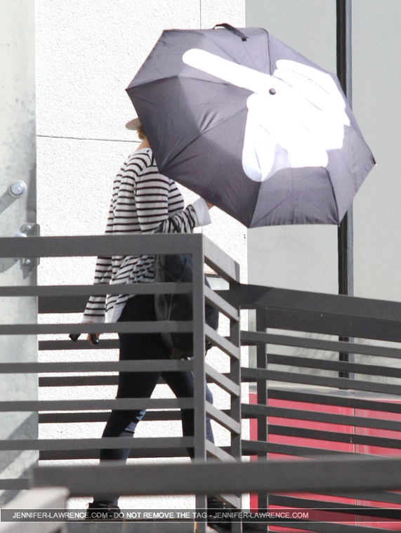 October_24_-_Leaving_a_meeting_in_LA_288529.jpg