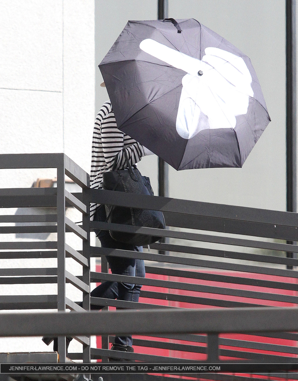October_24_-_Leaving_a_meeting_in_LA_288729.jpg
