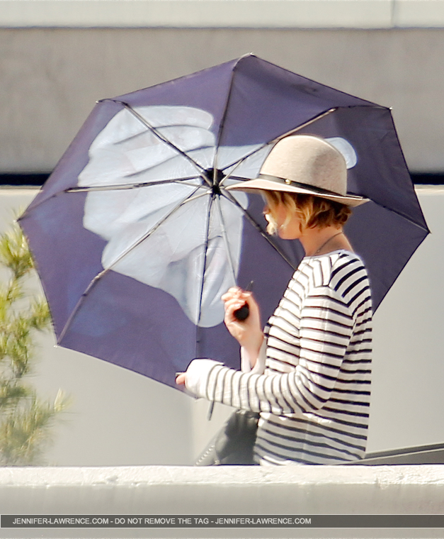 October_24_-_Leaving_a_meeting_in_LA_289529.jpg