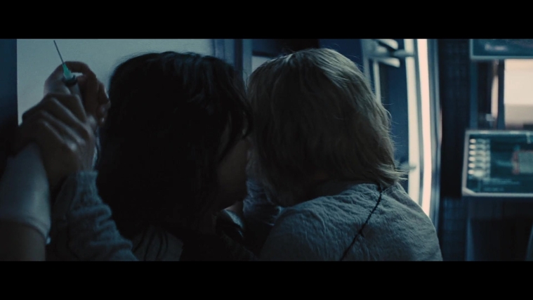 The_Hunger_Games_Catching_Fire_2013_1080p_BluRay_x264_AAC_-_Ozlem_10900.jpg