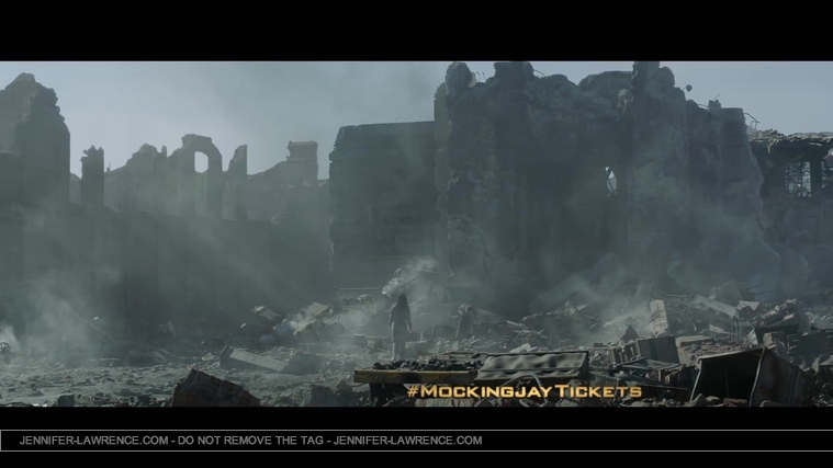 The_Hunger_Games__Mockingjay_Part_1_-_22Return_to_District_1222_068.jpg