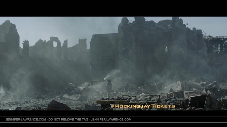 The_Hunger_Games__Mockingjay_Part_1_-_22Return_to_District_1222_069.jpg