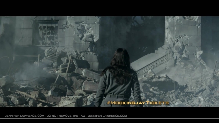 The_Hunger_Games__Mockingjay_Part_1_-_22Return_to_District_1222_080.jpg