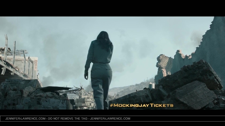The_Hunger_Games__Mockingjay_Part_1_-_22Return_to_District_1222_091.jpg