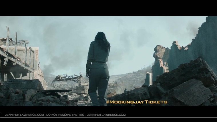 The_Hunger_Games__Mockingjay_Part_1_-_22Return_to_District_1222_093.jpg