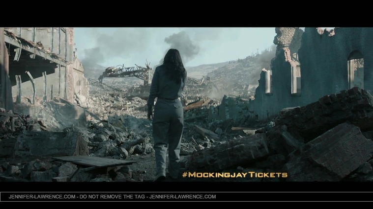 The_Hunger_Games__Mockingjay_Part_1_-_22Return_to_District_1222_099.jpg