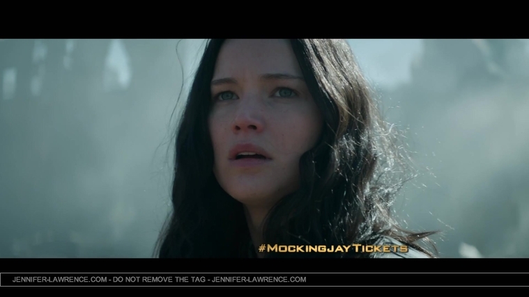 The_Hunger_Games__Mockingjay_Part_1_-_22Return_to_District_1222_104.jpg
