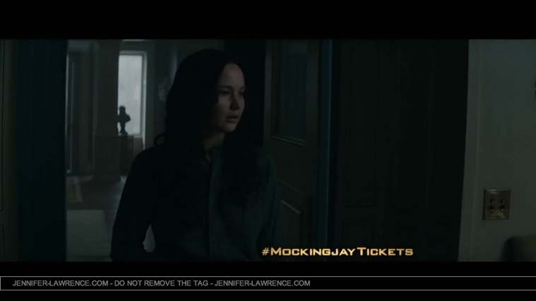 The_Hunger_Games__Mockingjay_Part_1_-_22Return_to_District_1222_117.jpg