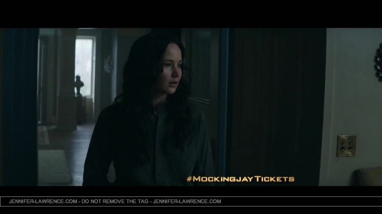 The_Hunger_Games__Mockingjay_Part_1_-_22Return_to_District_1222_118.jpg