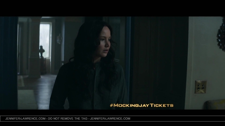 The_Hunger_Games__Mockingjay_Part_1_-_22Return_to_District_1222_119.jpg