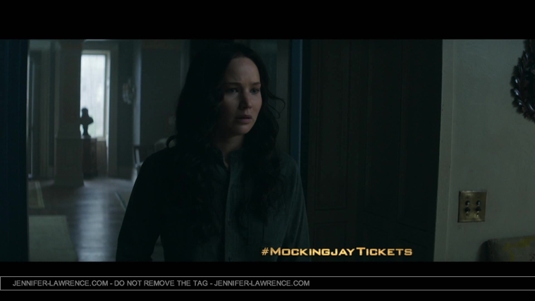 The_Hunger_Games__Mockingjay_Part_1_-_22Return_to_District_1222_122.jpg