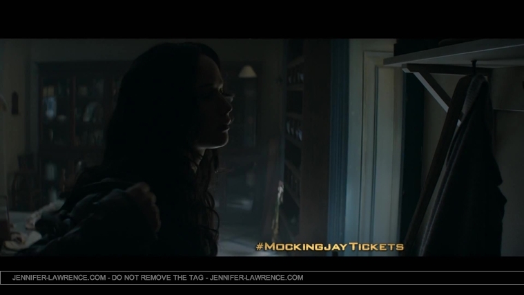 The_Hunger_Games__Mockingjay_Part_1_-_22Return_to_District_1222_131.jpg