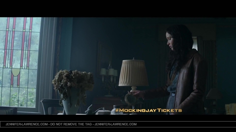 The_Hunger_Games__Mockingjay_Part_1_-_22Return_to_District_1222_143.jpg