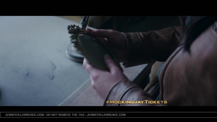 The_Hunger_Games__Mockingjay_Part_1_-_22Return_to_District_1222_153.jpg