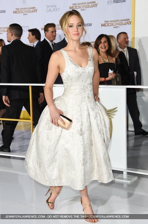 V_Nov17_-__Mockingjay_Part_1__Premiere_2816329.jpg