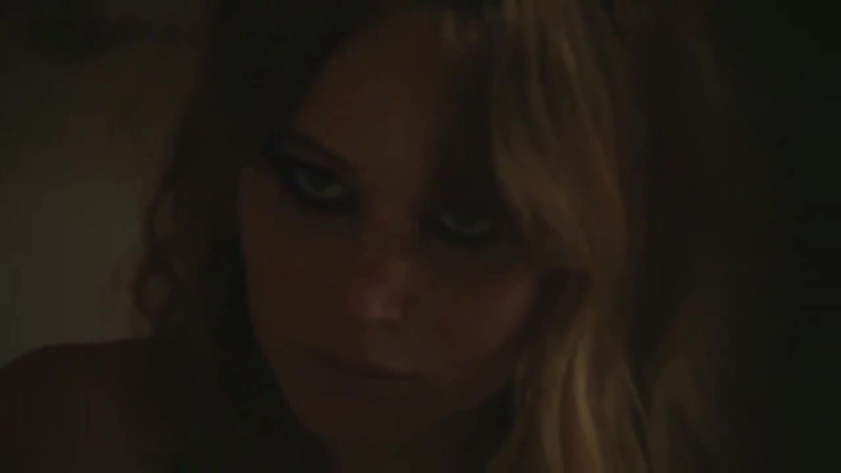 Vogue_Italia_28December_201229_5BBehind_the_Scenes5D_2811429~0.jpg