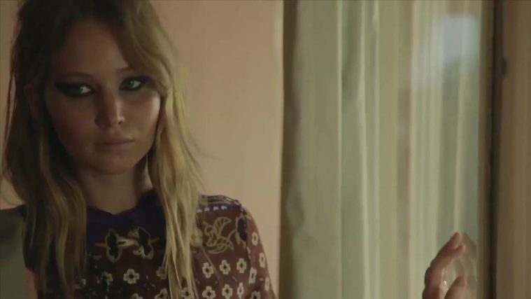 Vogue_Italia_28December_201229_5BBehind_the_Scenes5D_281629~0.jpg