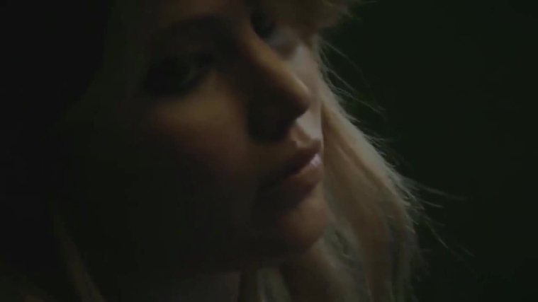 Vogue_Italia_28December_201229_5BBehind_the_Scenes5D_284729~0.jpg