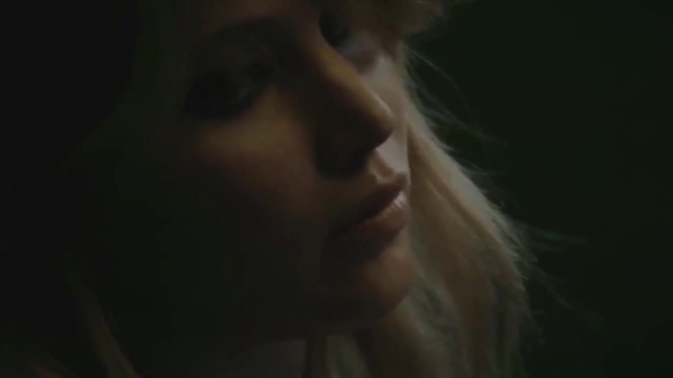 Vogue_Italia_28December_201229_5BBehind_the_Scenes5D_284829~0.jpg