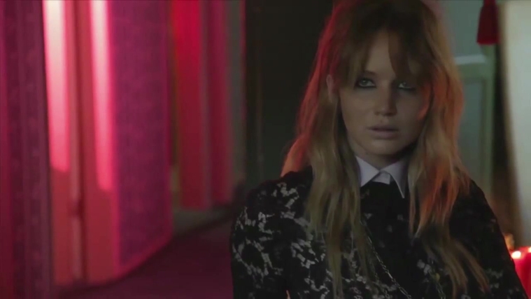 Vogue_Italia_28December_201229_5BBehind_the_Scenes5D_286729~0.jpg